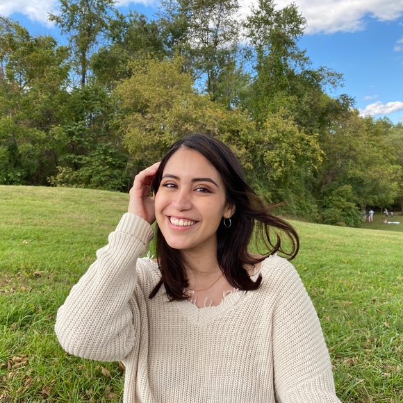 Meet your Posher, Andrea - Picture 1 of 1